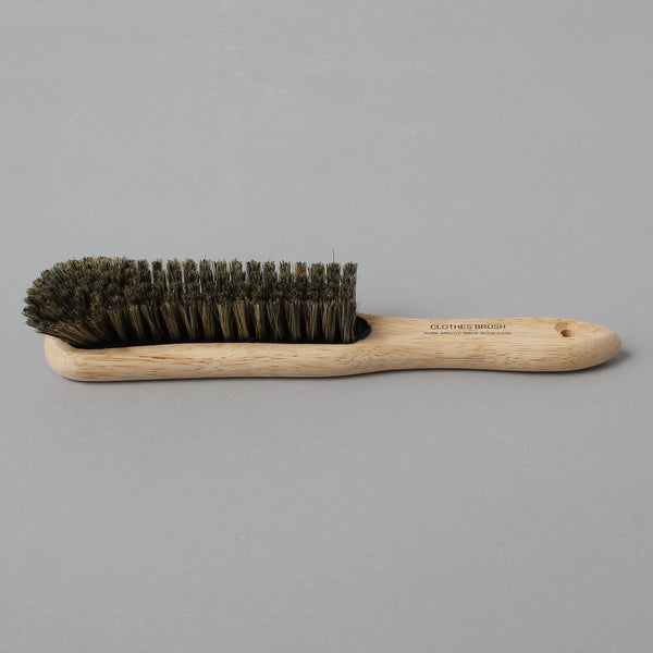 CLOTHES BRUSH