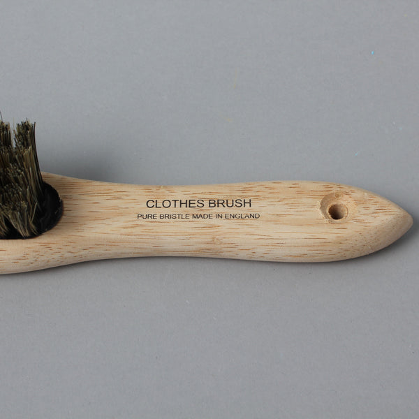 CLOTHES BRUSH