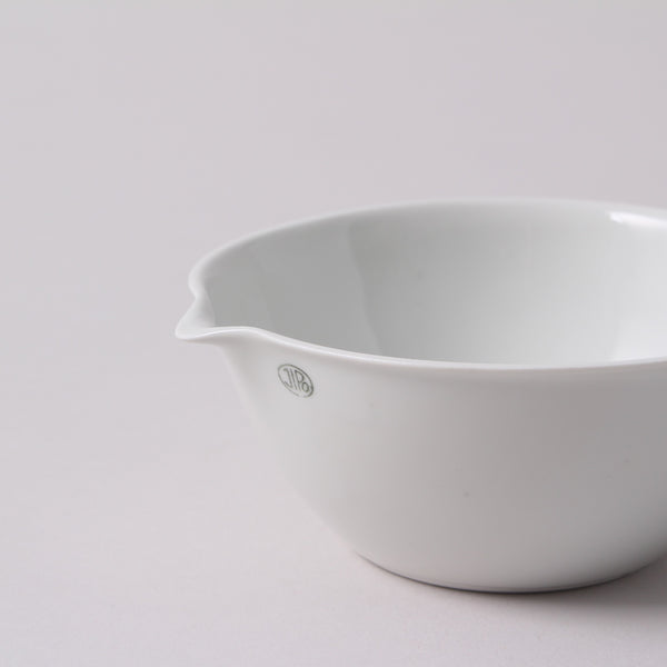 LABORATORY DISH