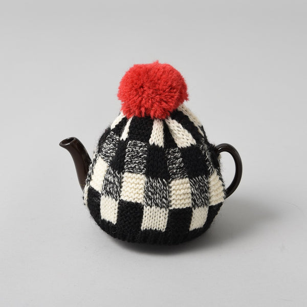 KNITTED TEA COSY RED